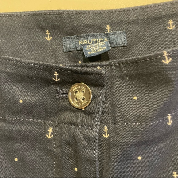 Nautica Navy Seas with White Anchors Design Shorts Size 14 5” inseam 2 Pockets - Picture 3 of 9